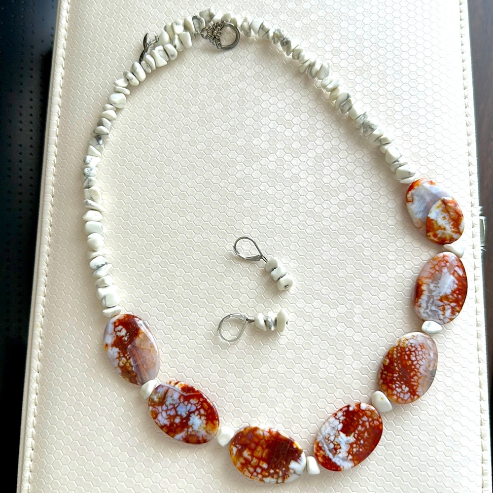 Necklace and earrings set